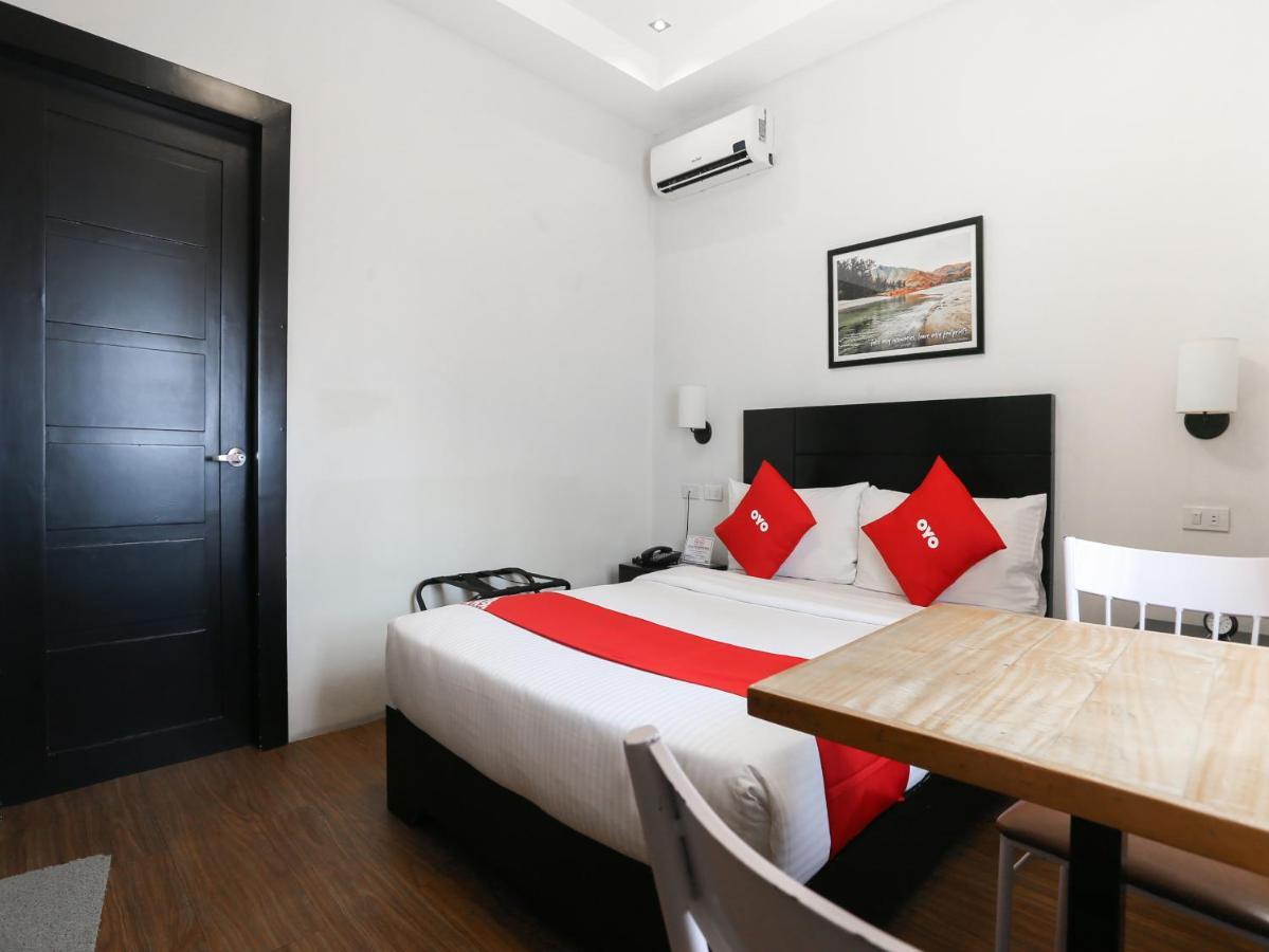 Hotel Capital O 642 The Junction Tagaytay Tagaytay City Esterno foto