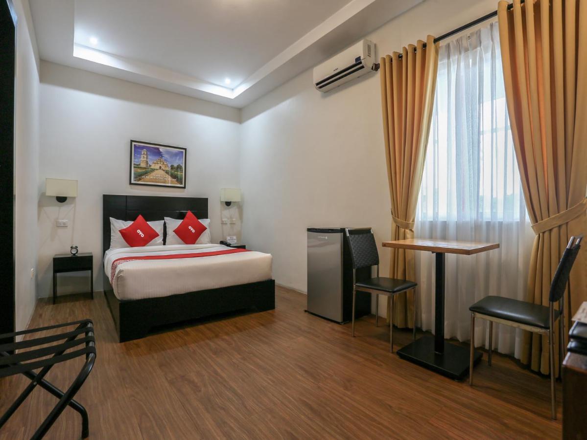 Hotel Capital O 642 The Junction Tagaytay Tagaytay City Esterno foto
