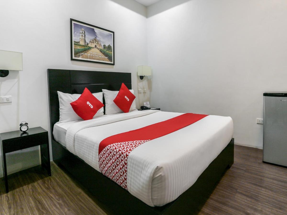 Hotel Capital O 642 The Junction Tagaytay Tagaytay City Esterno foto
