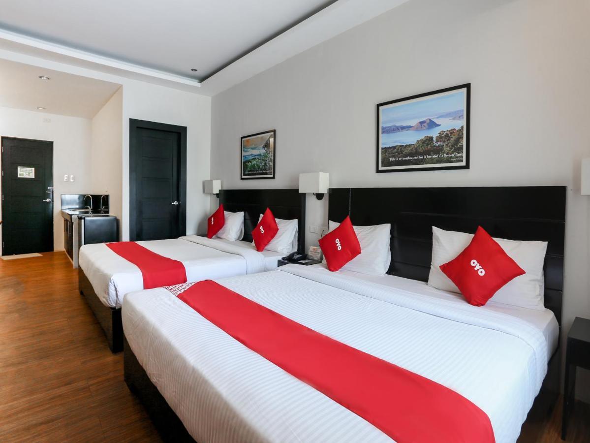 Hotel Capital O 642 The Junction Tagaytay Tagaytay City Esterno foto
